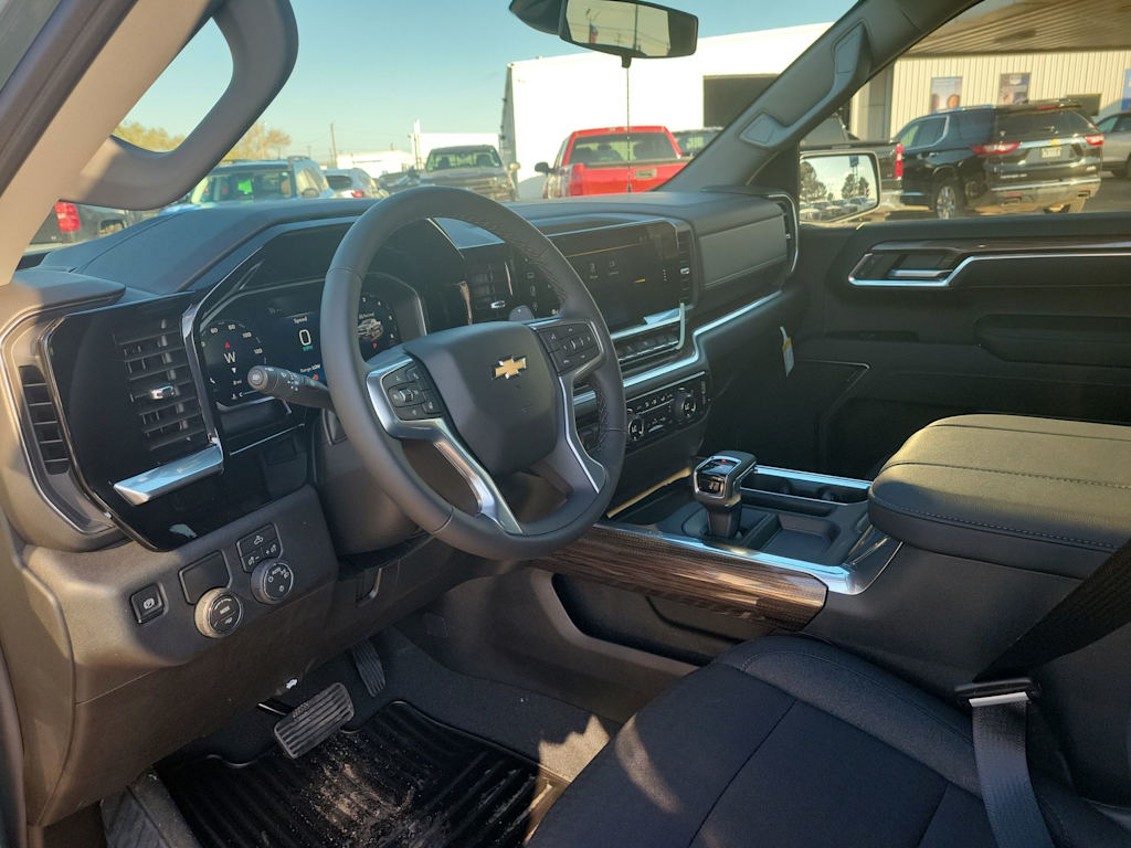 Thumbnail: 2026 Chevrolet Silverado 1500 - 2