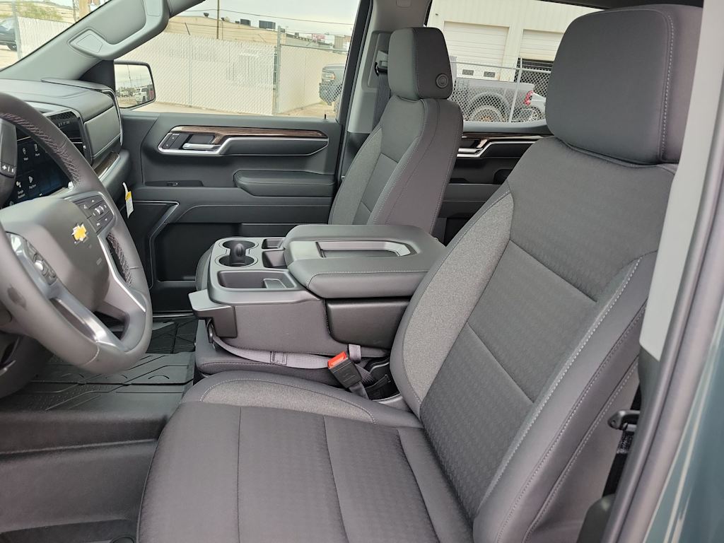 Thumbnail: 2026 Chevrolet Silverado 1500 - 10