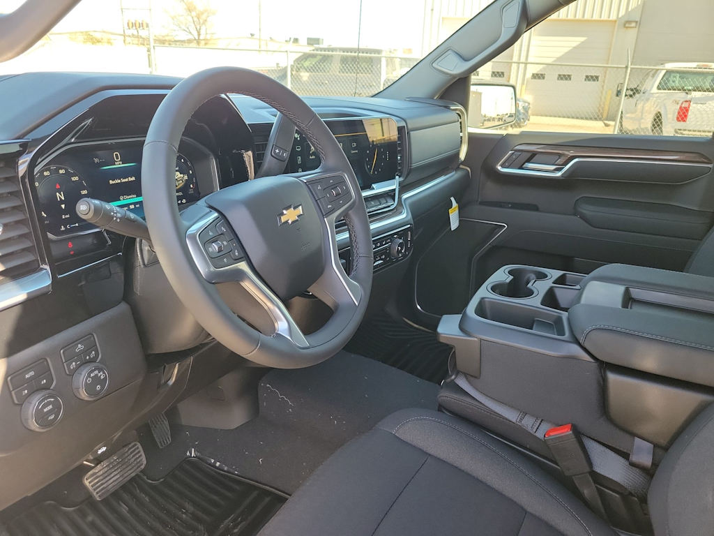 Thumbnail: 2026 Chevrolet Silverado 1500 - 2