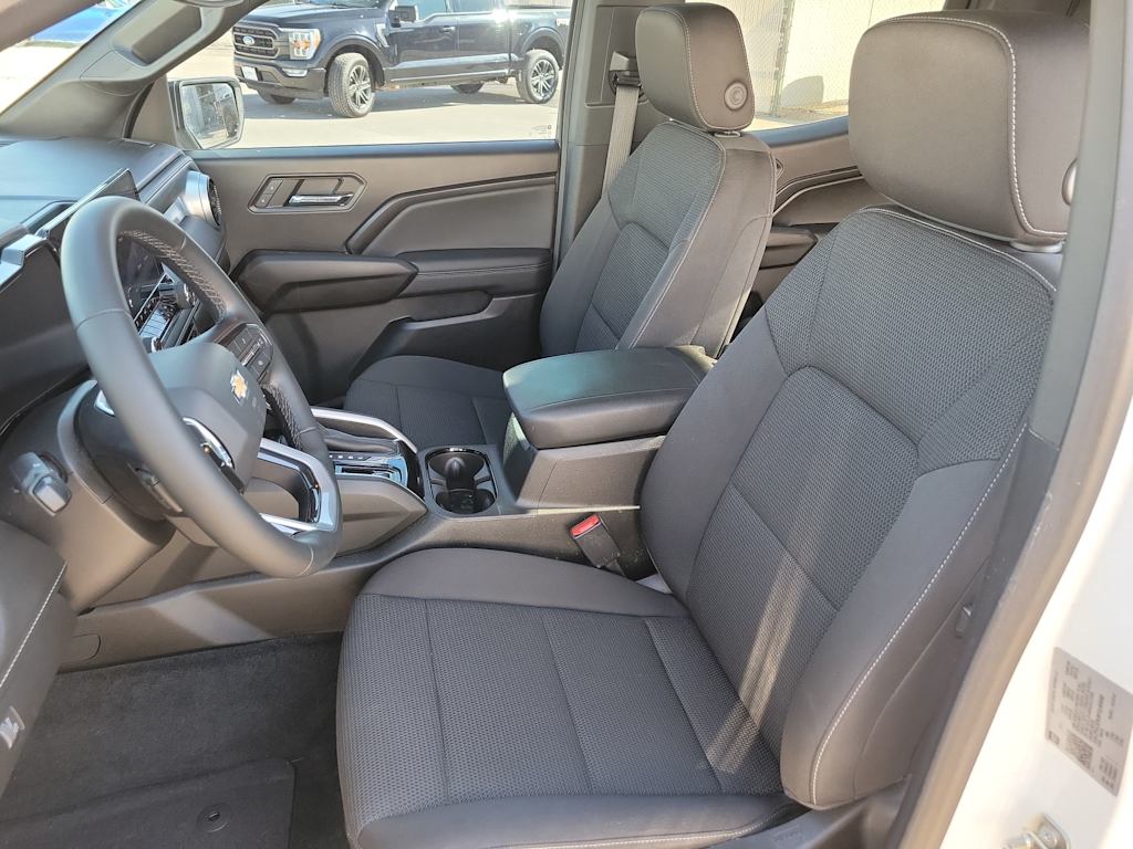 Thumbnail: 2023 Chevrolet Colorado - 11