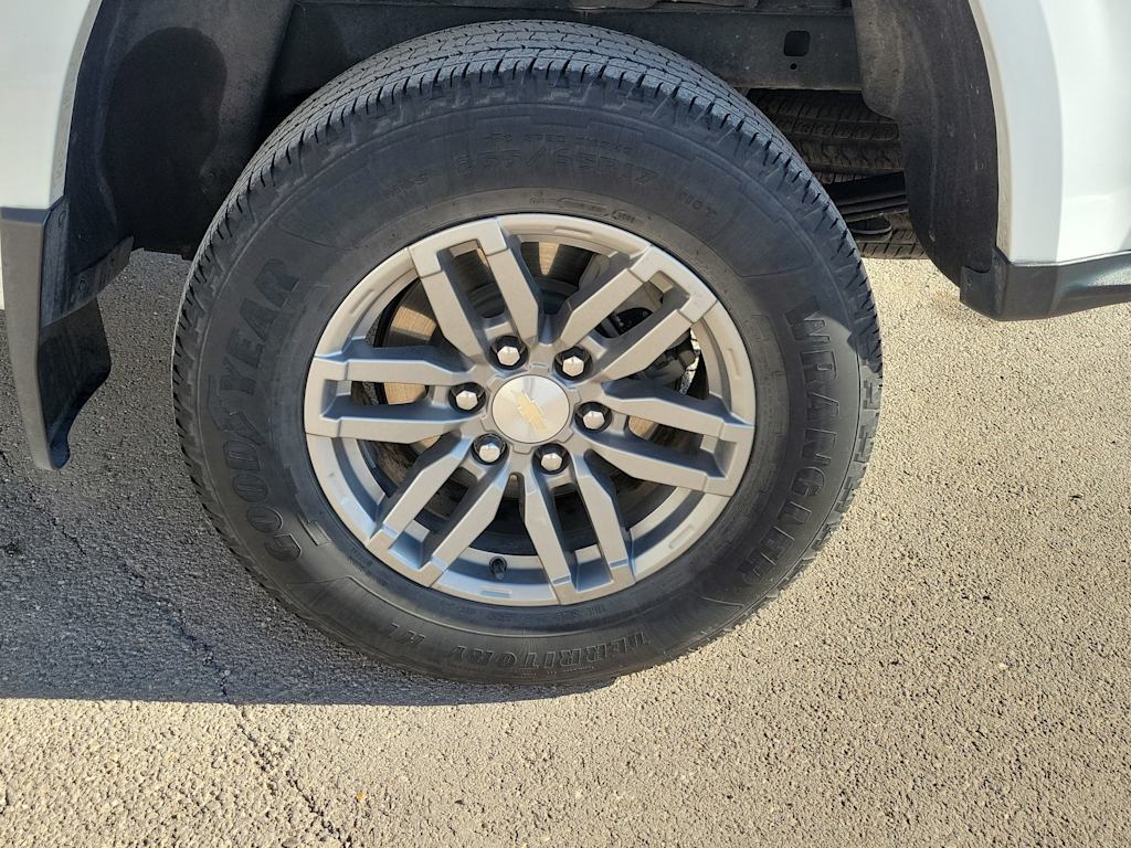 Thumbnail: 2023 Chevrolet Colorado - 8