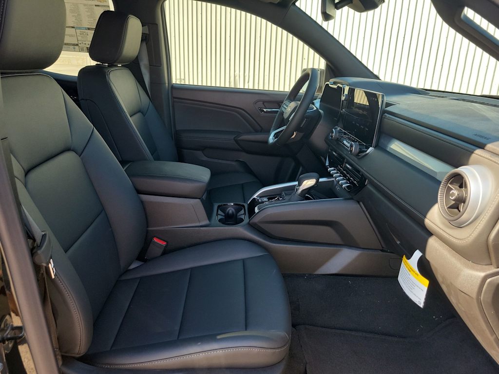 Thumbnail: 2026 Chevrolet Colorado - 12