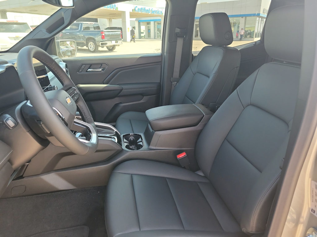 Thumbnail: 2026 Chevrolet Colorado - 10