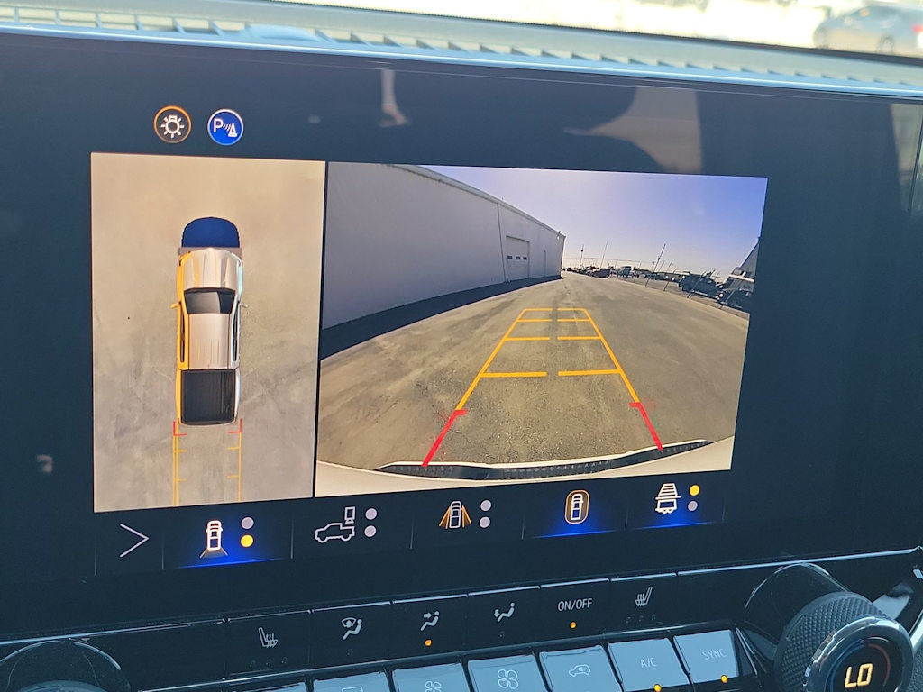 Thumbnail: 2026 Chevrolet Colorado - 15