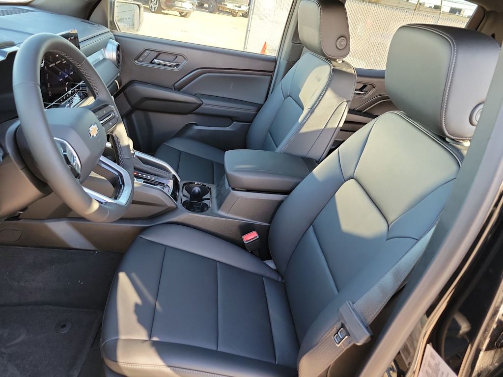 Thumbnail: 2026 Chevrolet Colorado - 10