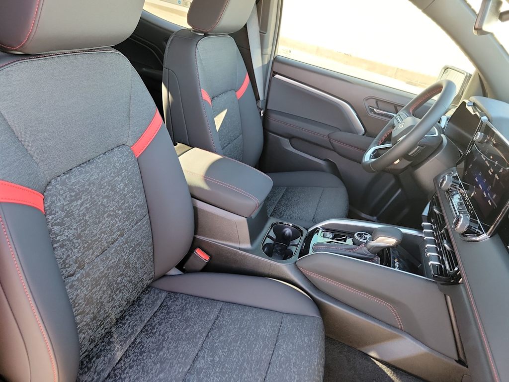 Thumbnail: 2026 Chevrolet Colorado - 10