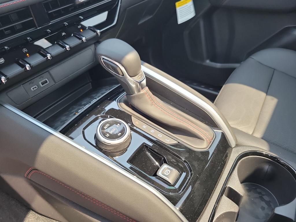 Thumbnail: 2026 Chevrolet Colorado - 16