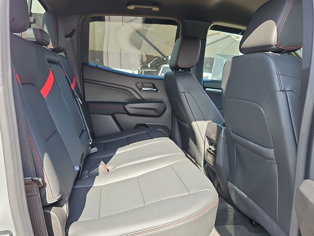Thumbnail: 2026 Chevrolet Colorado - 24