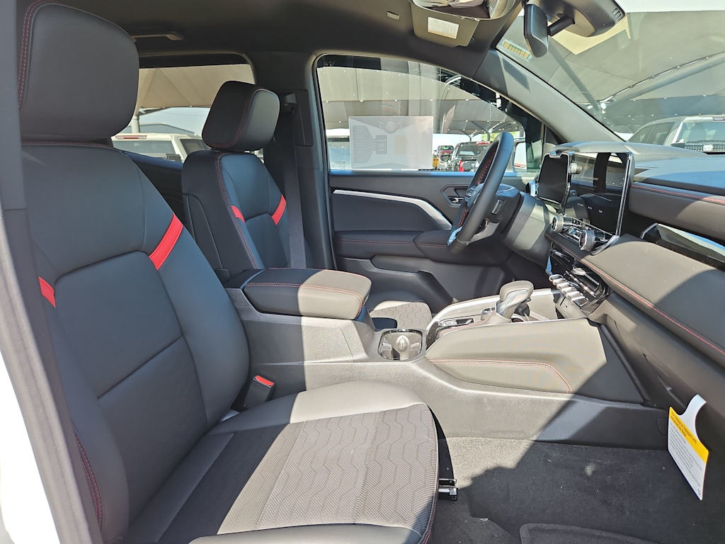 Thumbnail: 2026 Chevrolet Colorado - 12