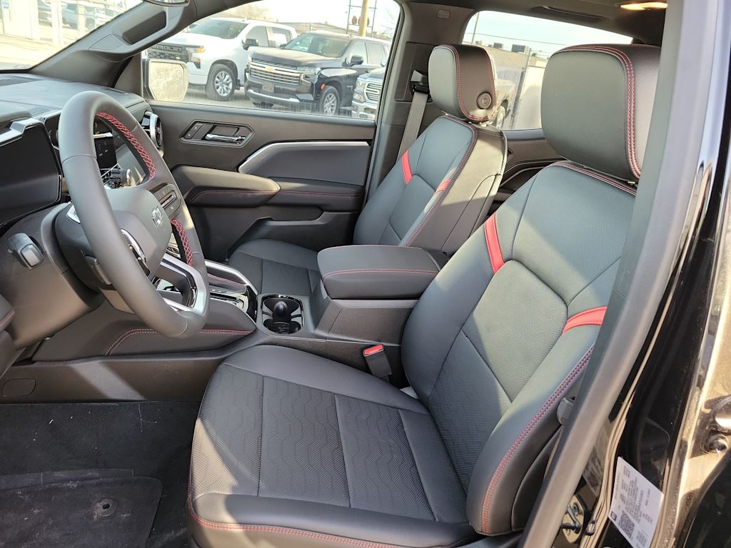 Thumbnail: 2026 Chevrolet Colorado - 10