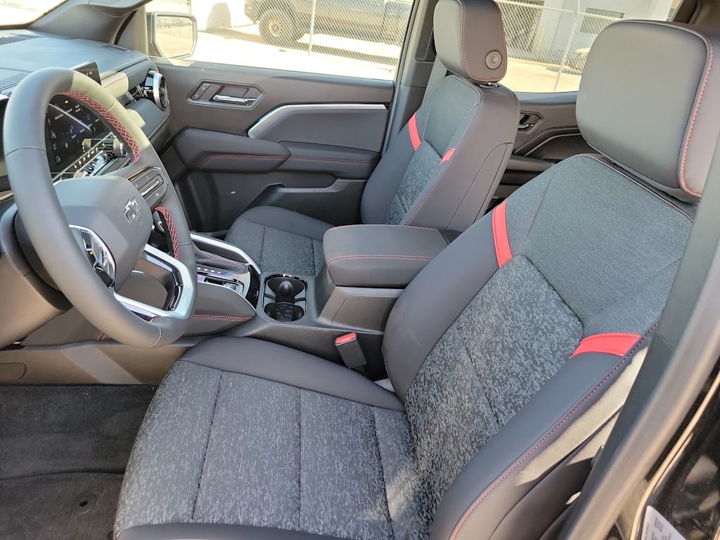 Thumbnail: 2026 Chevrolet Colorado - 10