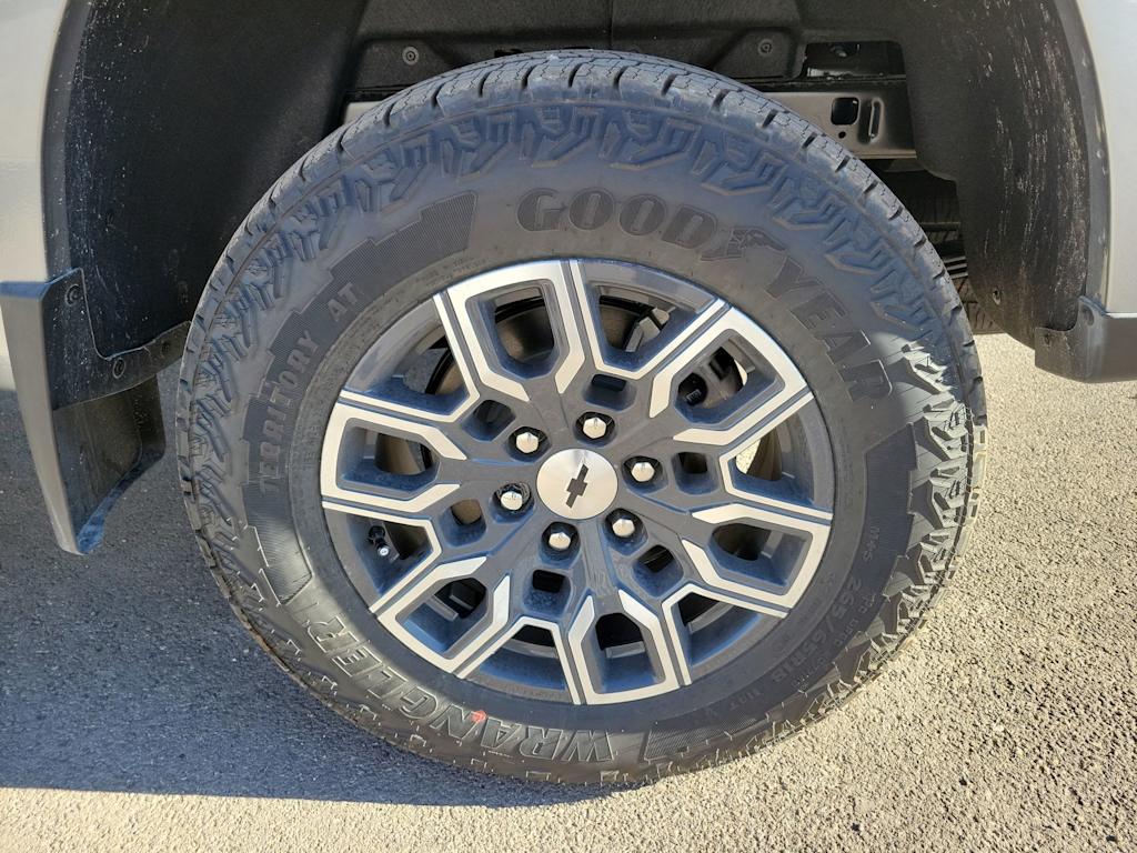 Thumbnail: 2026 Chevrolet Colorado - 8