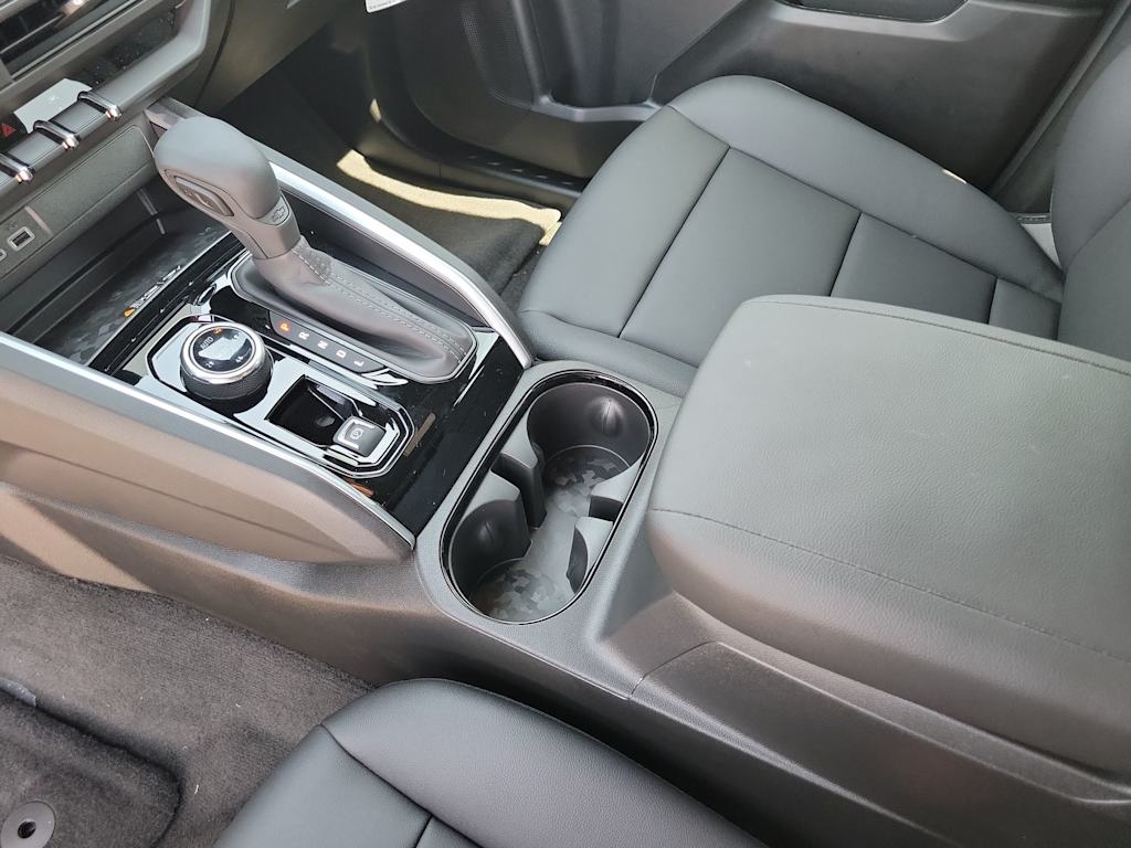 Thumbnail: 2026 Chevrolet Colorado - 14