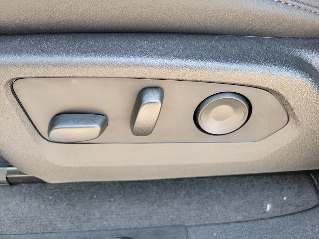 Thumbnail: 2026 Chevrolet Colorado - 26