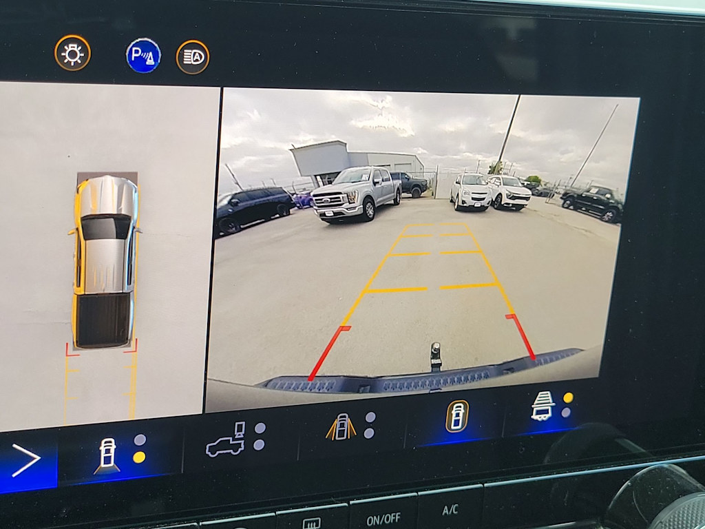 Thumbnail: 2024 Chevrolet Colorado - 14