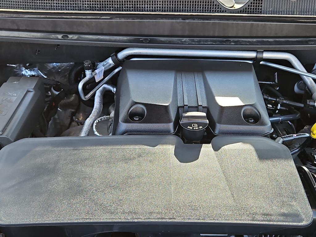 Thumbnail: 2024 Chevrolet Colorado - 9