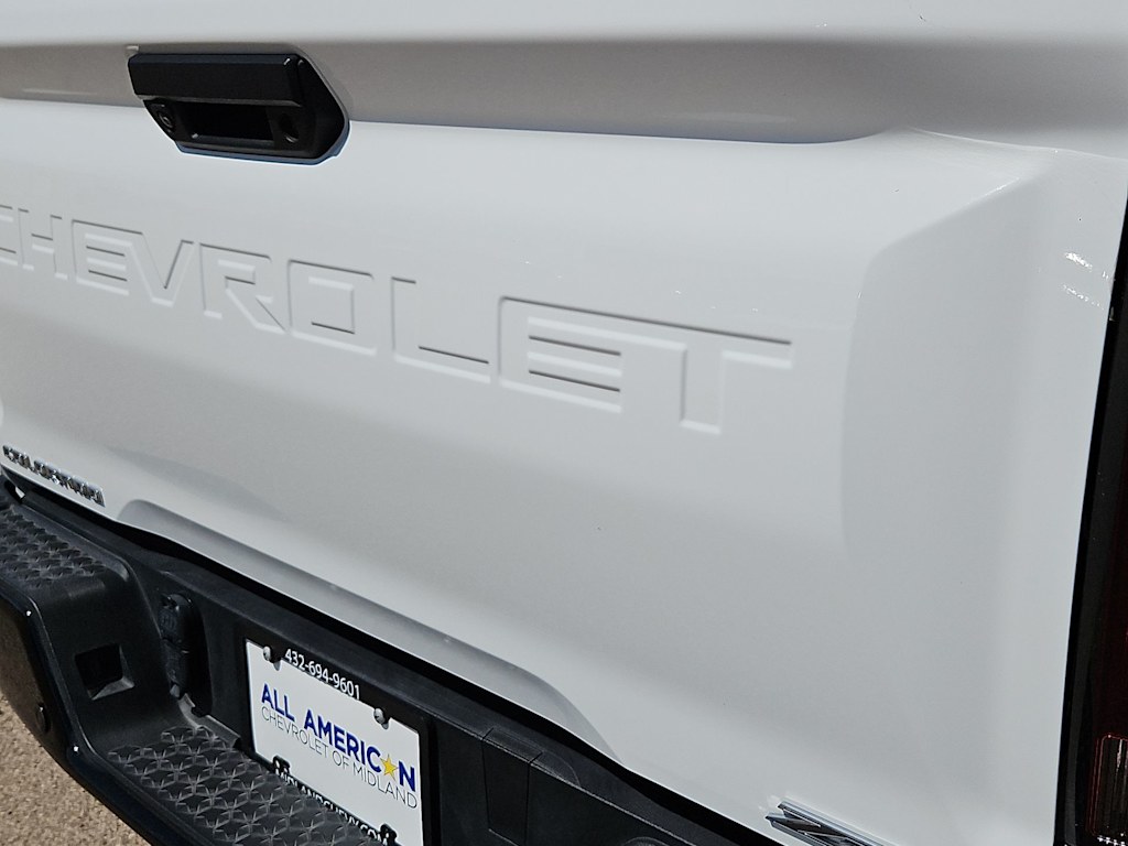 Thumbnail: 2024 Chevrolet Colorado - 25