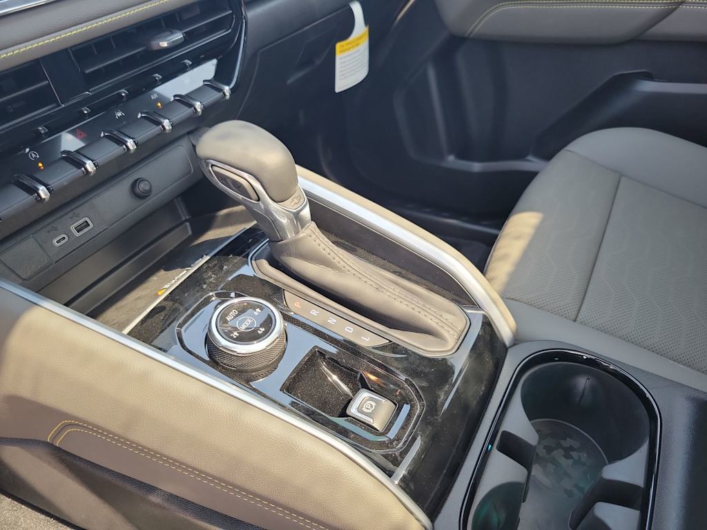 Thumbnail: 2026 Chevrolet Colorado - 16