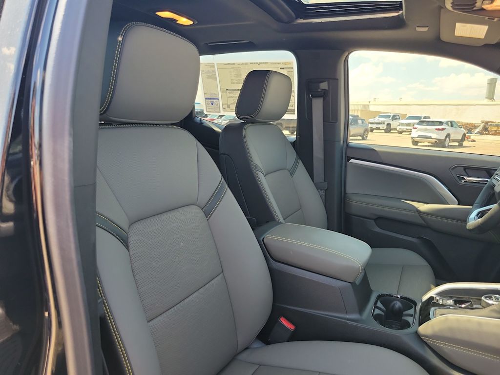 Thumbnail: 2026 Chevrolet Colorado - 12