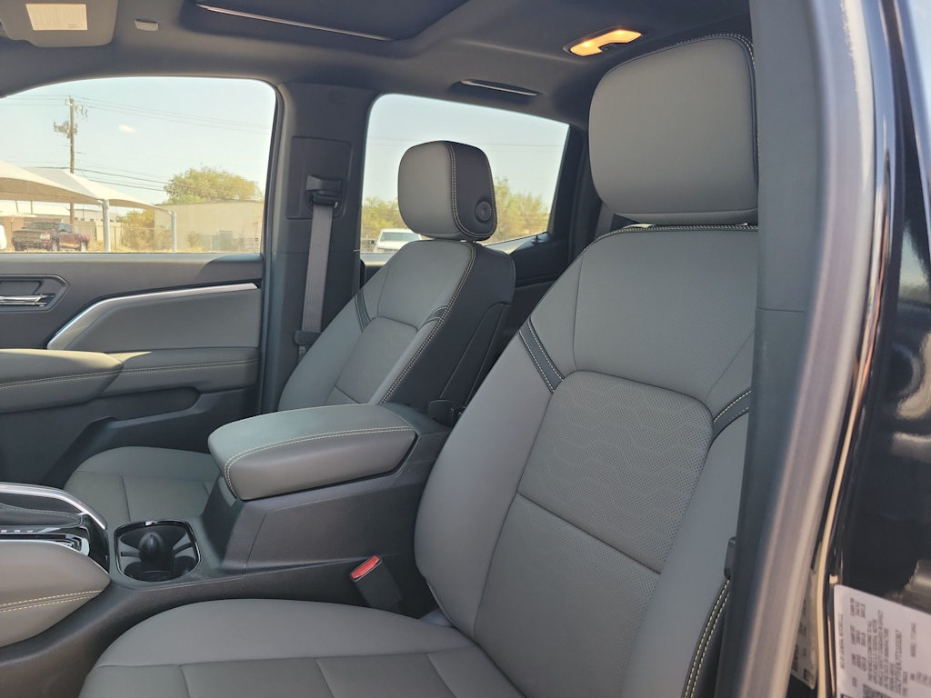 Thumbnail: 2026 Chevrolet Colorado - 11