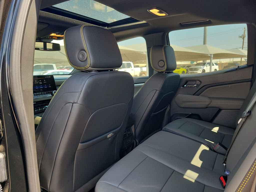 Thumbnail: 2026 Chevrolet Colorado - 13