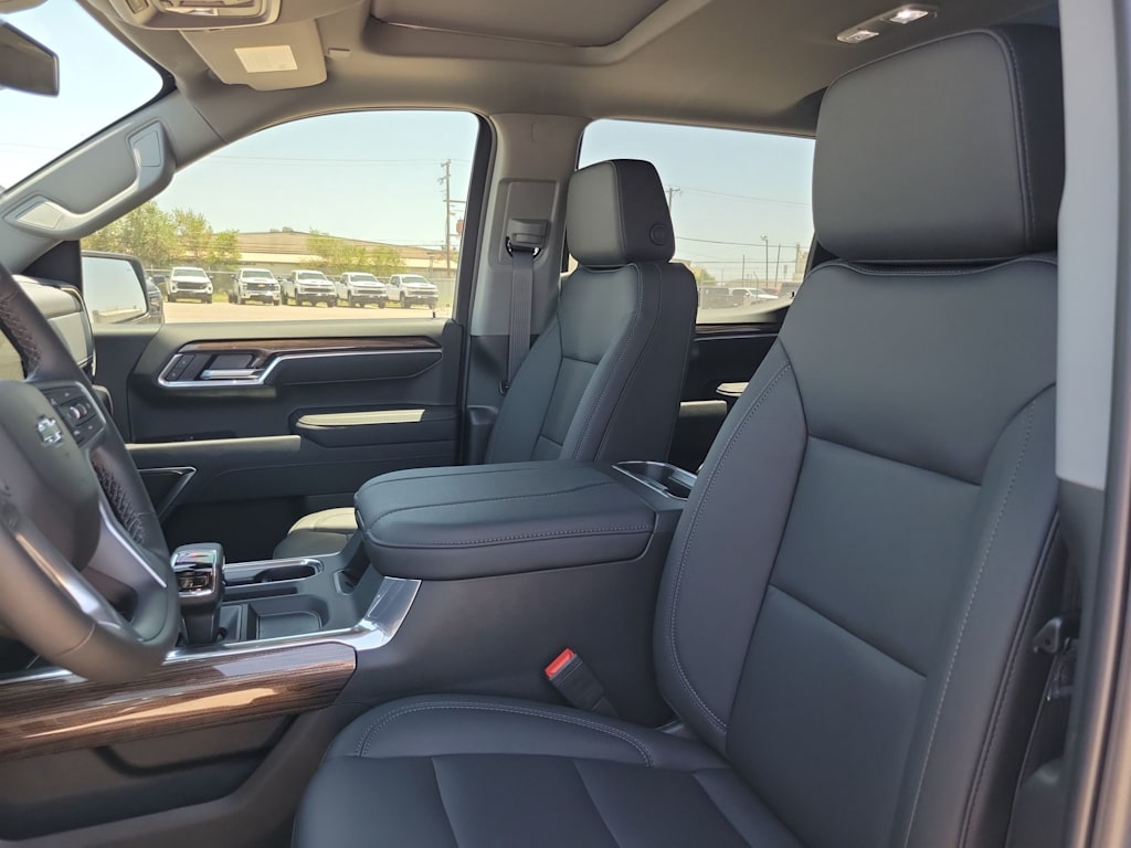 Thumbnail: 2025 Chevrolet Silverado 1500 - 11