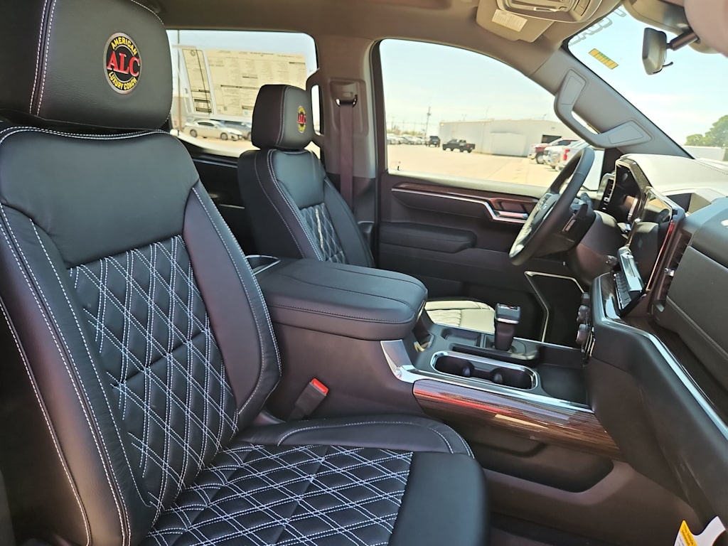 Thumbnail: 2026 Chevrolet Silverado 1500 - 12