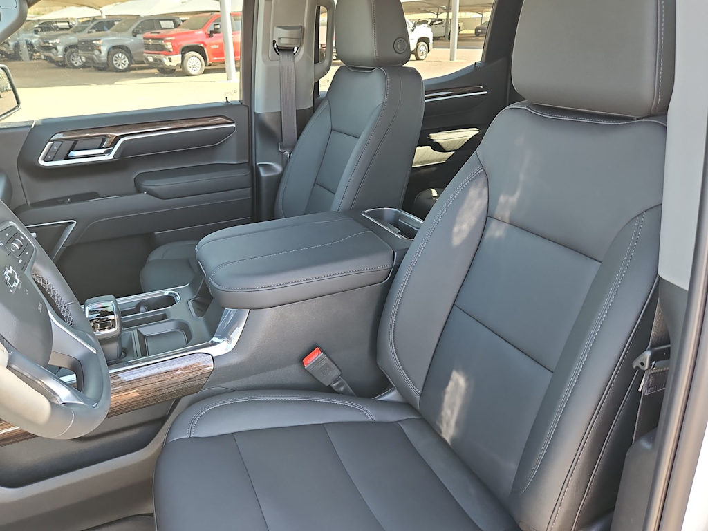Thumbnail: 2026 Chevrolet Silverado 1500 - 11