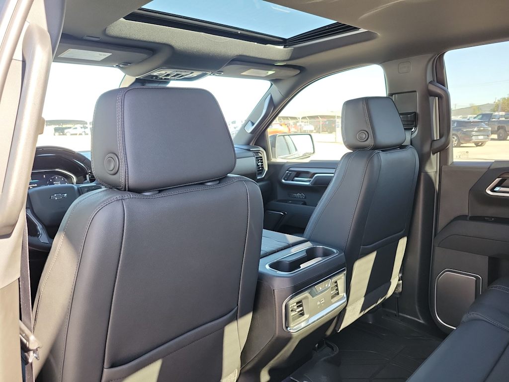 Thumbnail: 2026 Chevrolet Silverado 1500 - 12