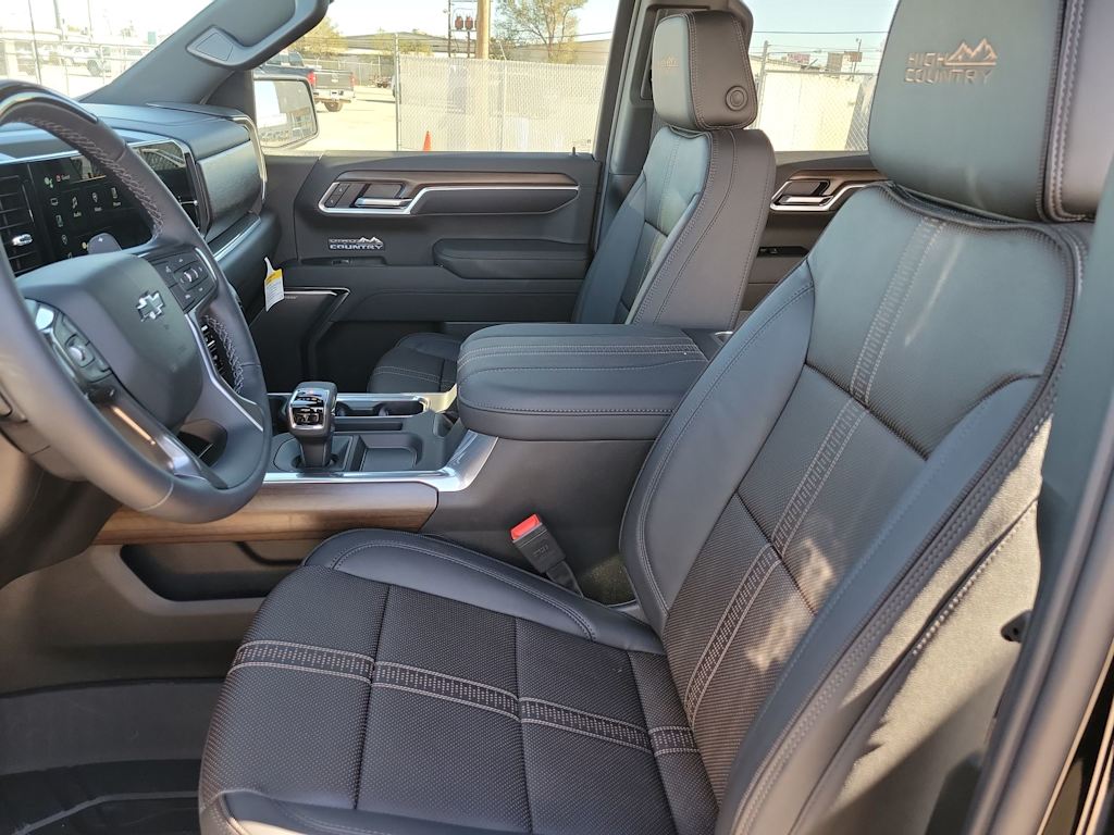 Thumbnail: 2026 Chevrolet Silverado 1500 - 10