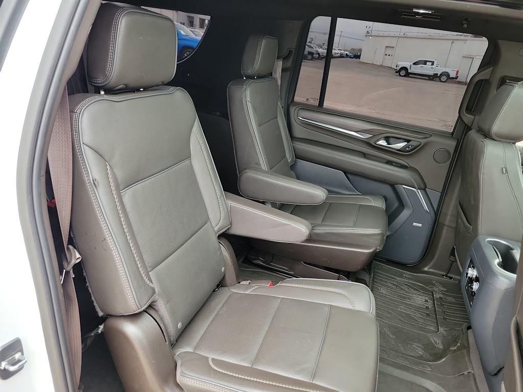 Thumbnail: 2022 GMC Yukon XL - 12