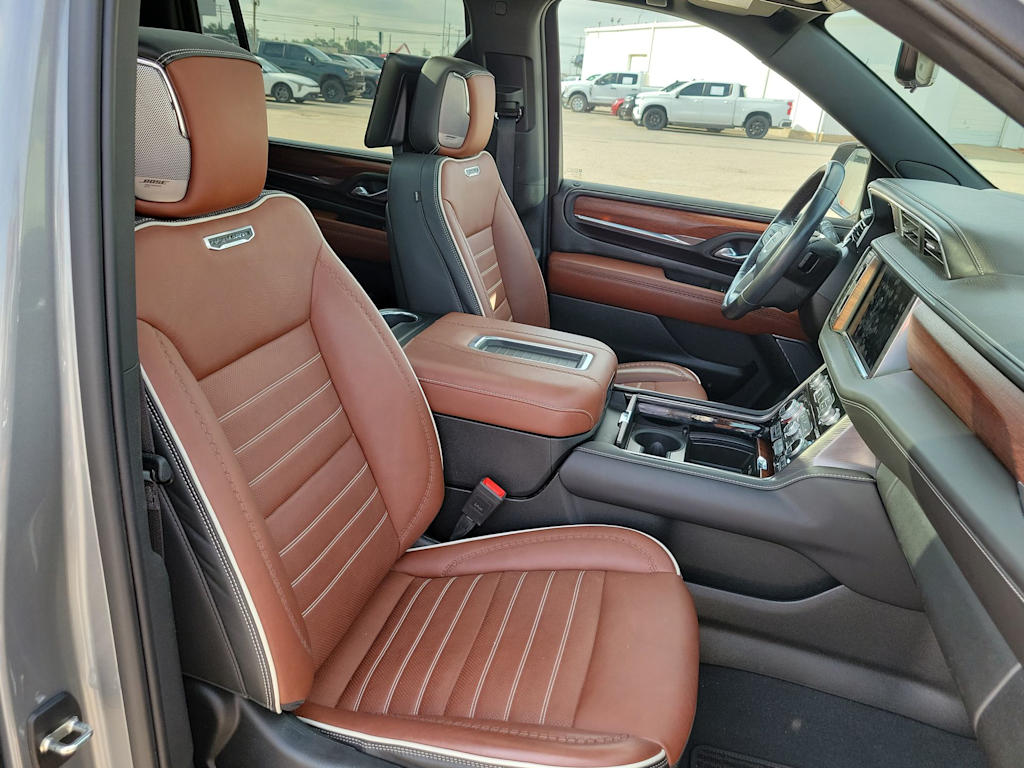 Thumbnail: 2023 GMC Yukon XL - 22
