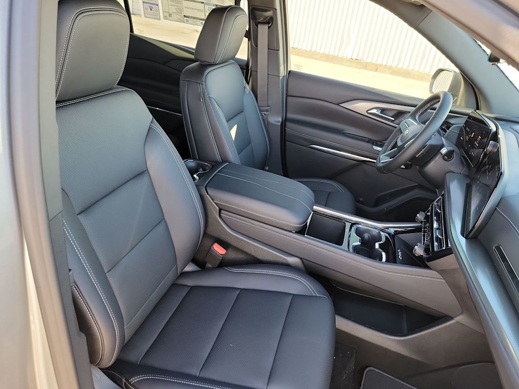 Thumbnail: 2026 Chevrolet Traverse - 12