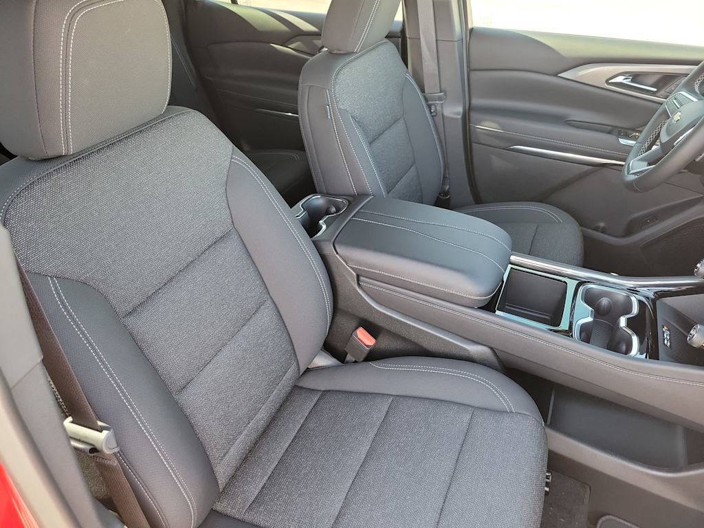 Thumbnail: 2026 Chevrolet Traverse - 25