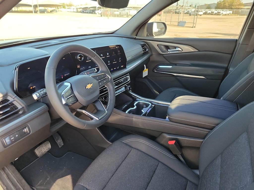 Thumbnail: 2026 Chevrolet Traverse - 2