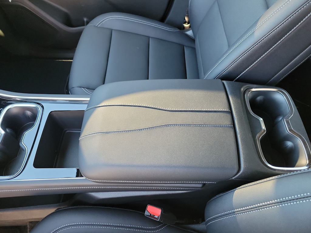 Thumbnail: 2026 Chevrolet Traverse - 16