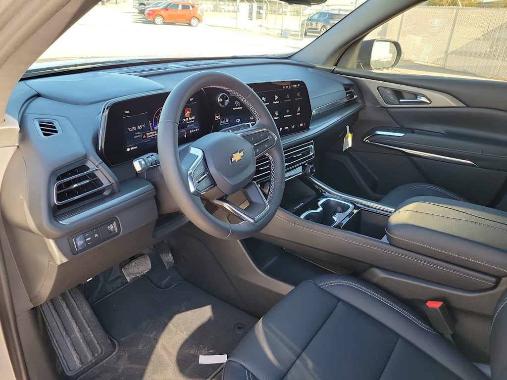 Thumbnail: 2026 Chevrolet Traverse - 2