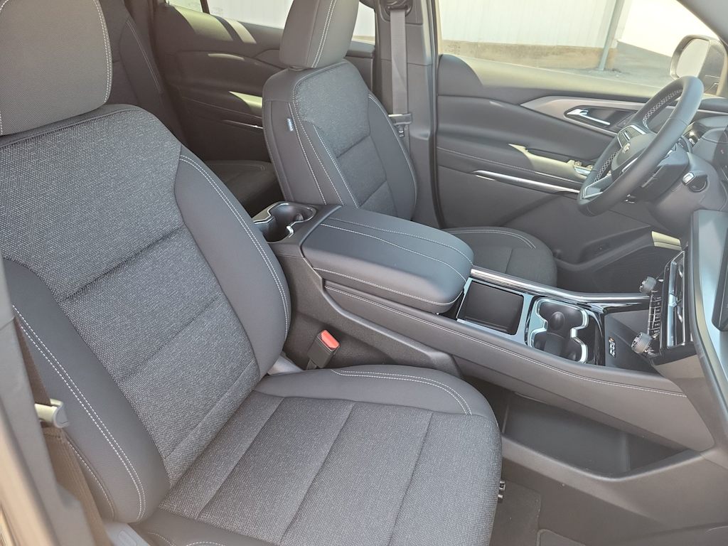 Thumbnail: 2026 Chevrolet Traverse - 12