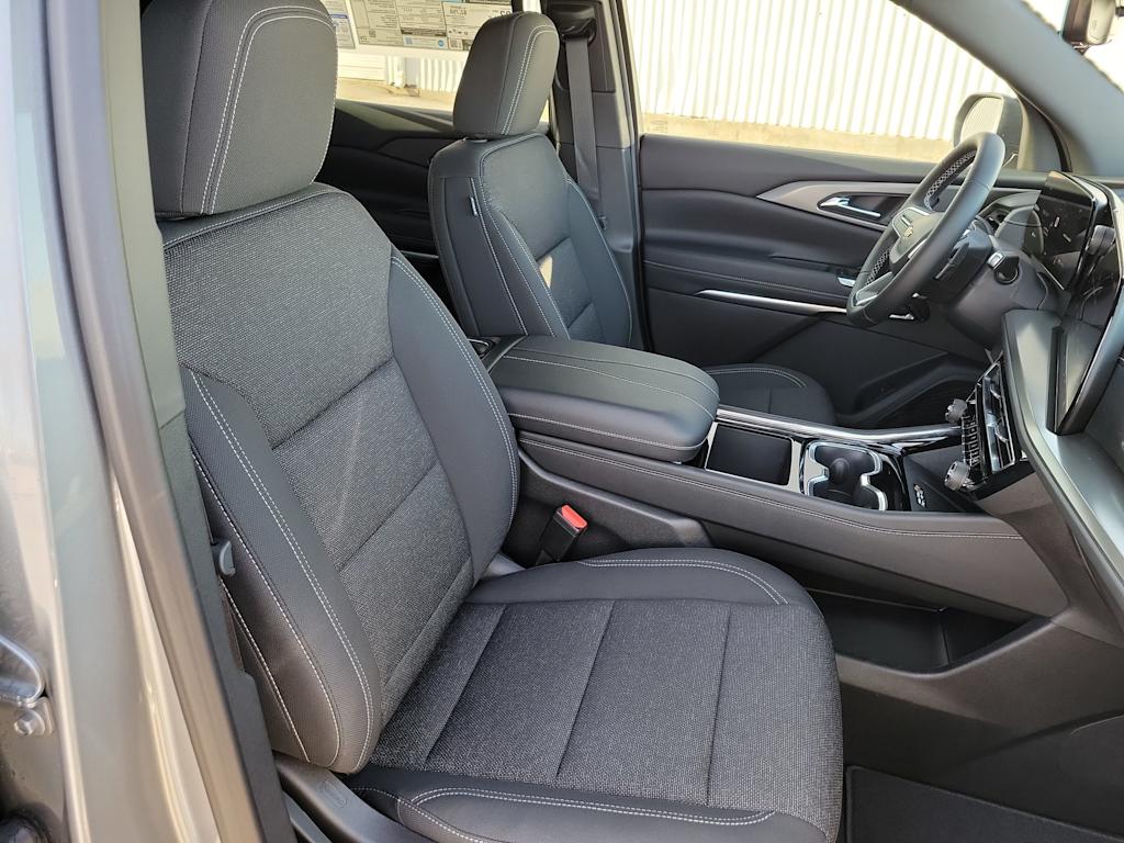 Thumbnail: 2026 Chevrolet Traverse - 12