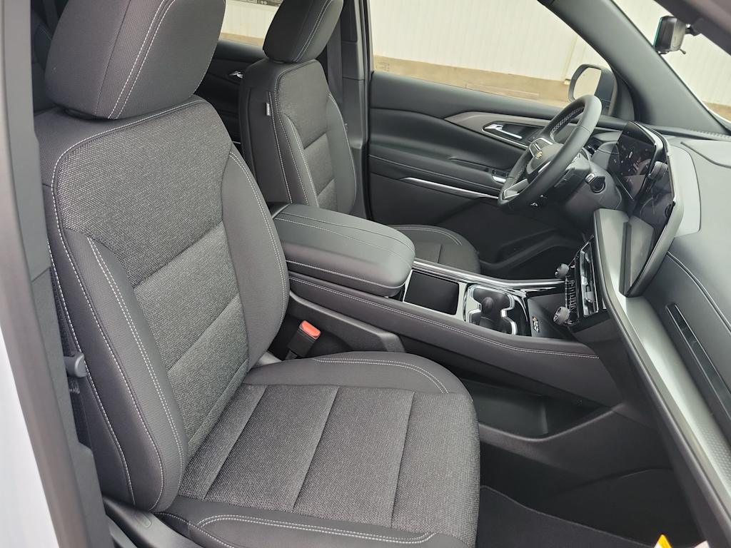 Thumbnail: 2026 Chevrolet Traverse - 25