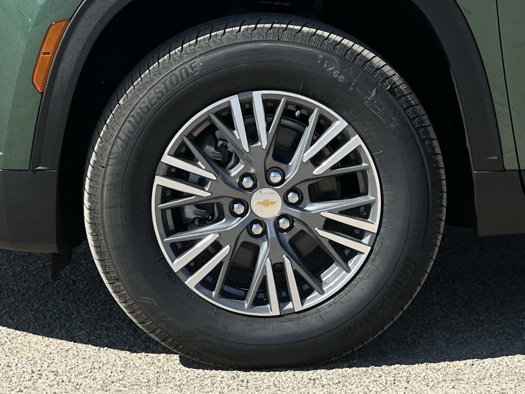 Thumbnail: 2027 Chevrolet Traverse - 8