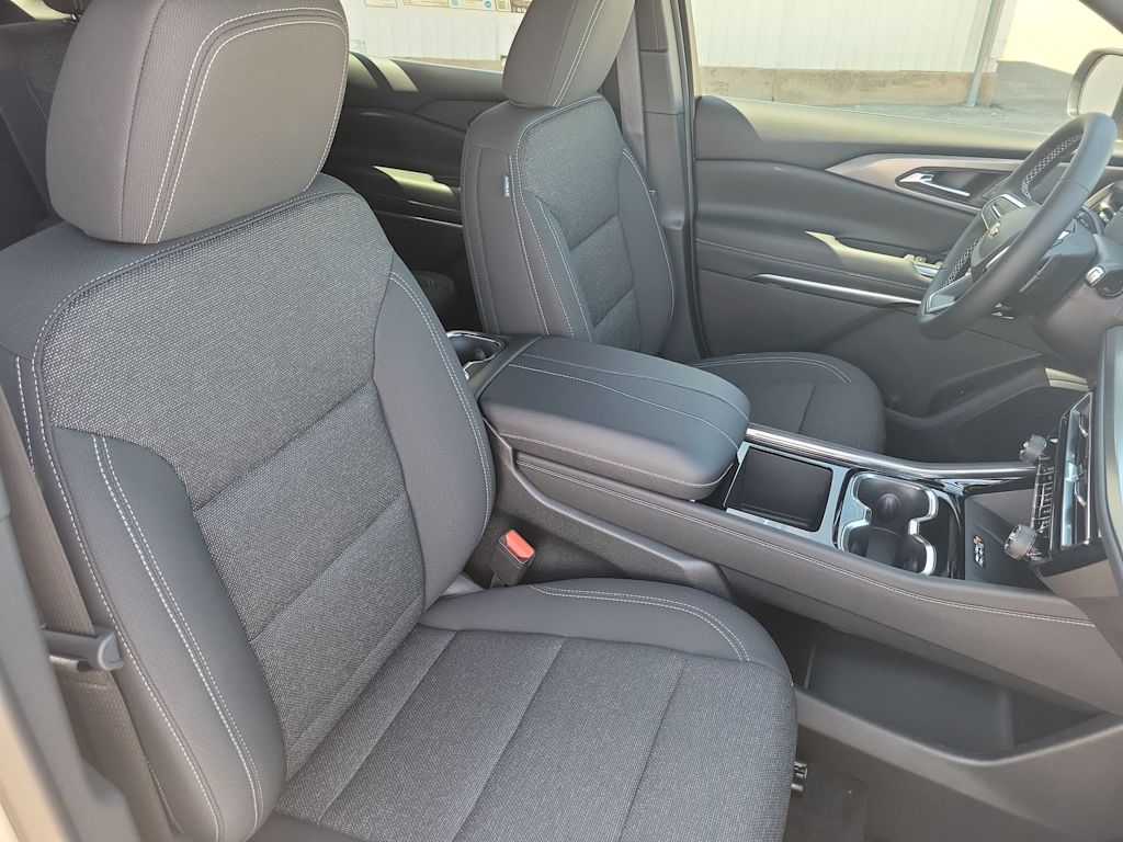 Thumbnail: 2026 Chevrolet Traverse - 12