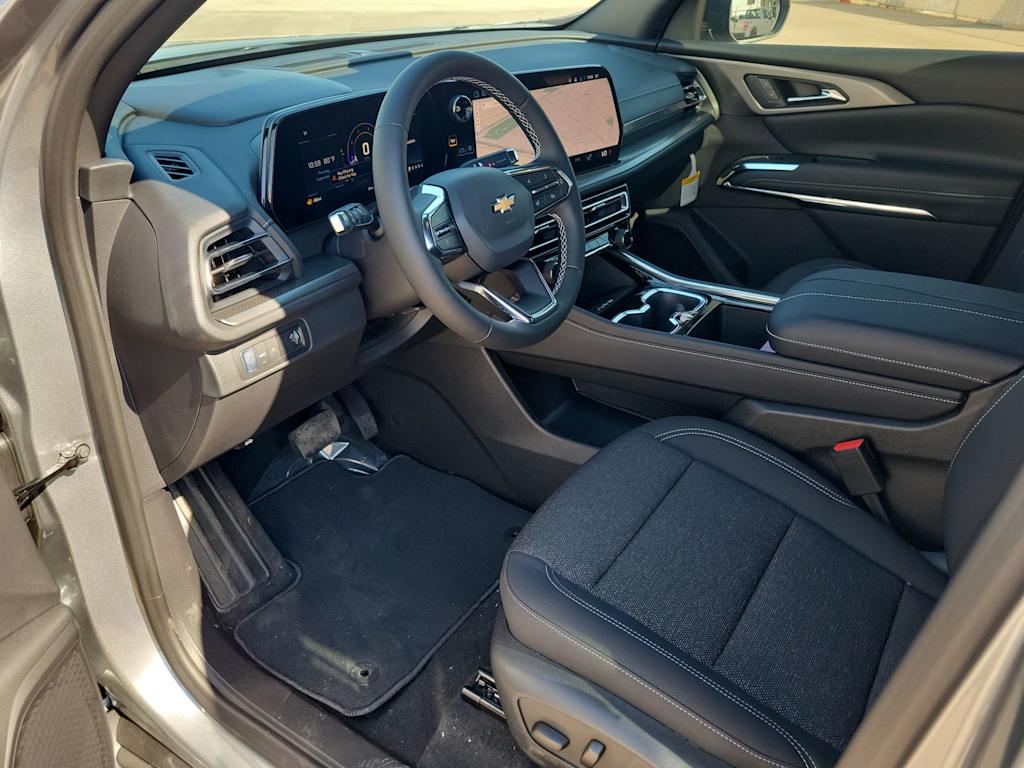 Thumbnail: 2026 Chevrolet Traverse - 2