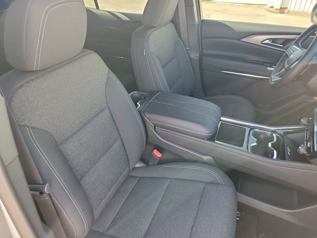 Thumbnail: 2026 Chevrolet Traverse - 12