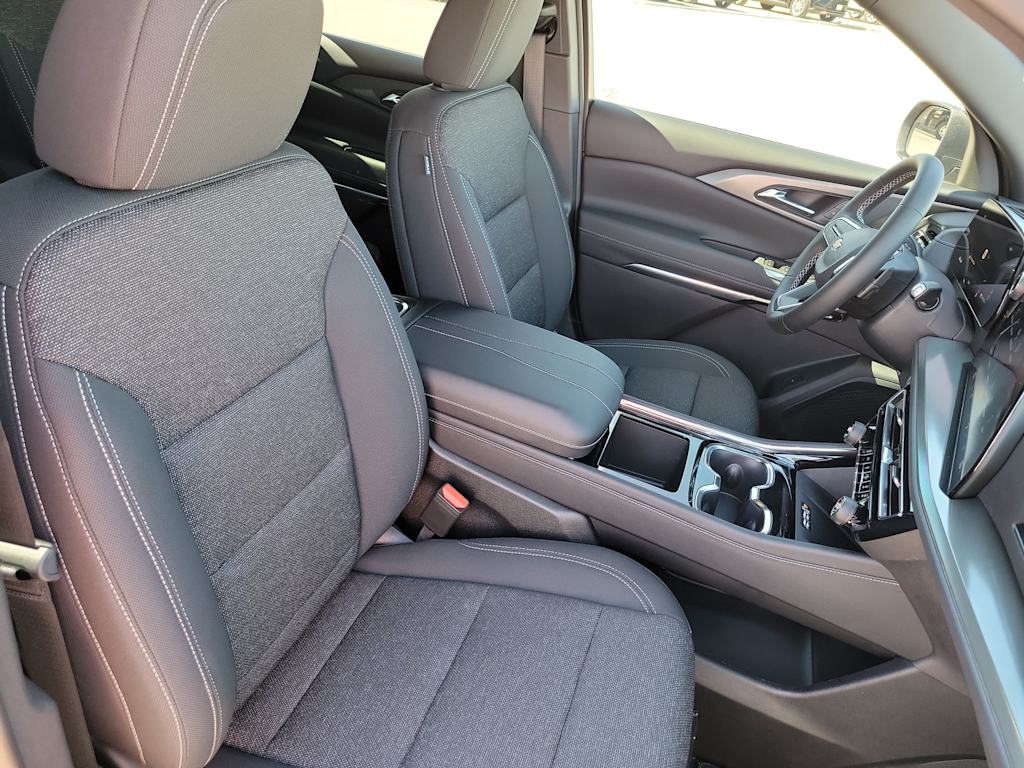 Thumbnail: 2026 Chevrolet Traverse - 12