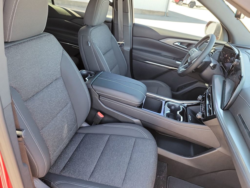 Thumbnail: 2026 Chevrolet Traverse - 11