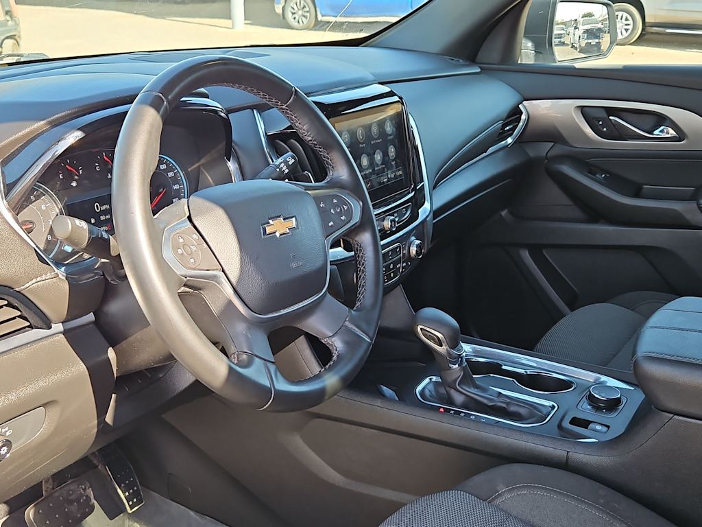 Thumbnail: 2023 Chevrolet Traverse - 2