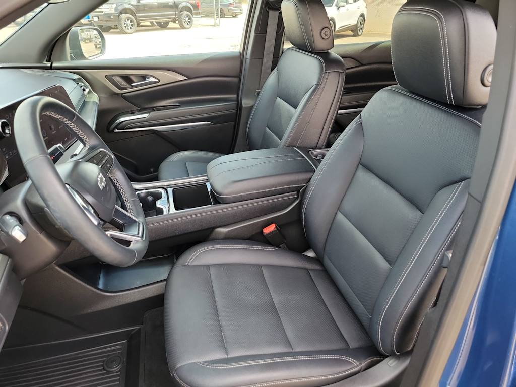 Thumbnail: 2025 Chevrolet Traverse - 11
