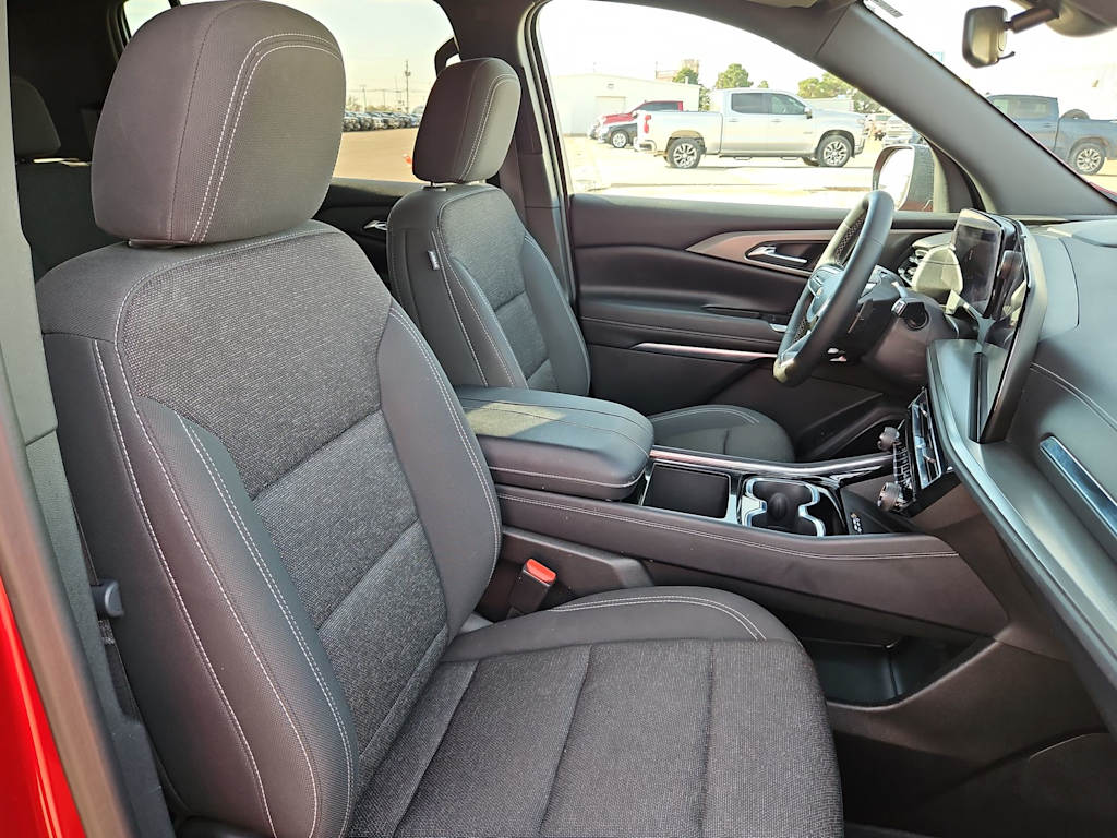 Thumbnail: 2025 Chevrolet Traverse - 12