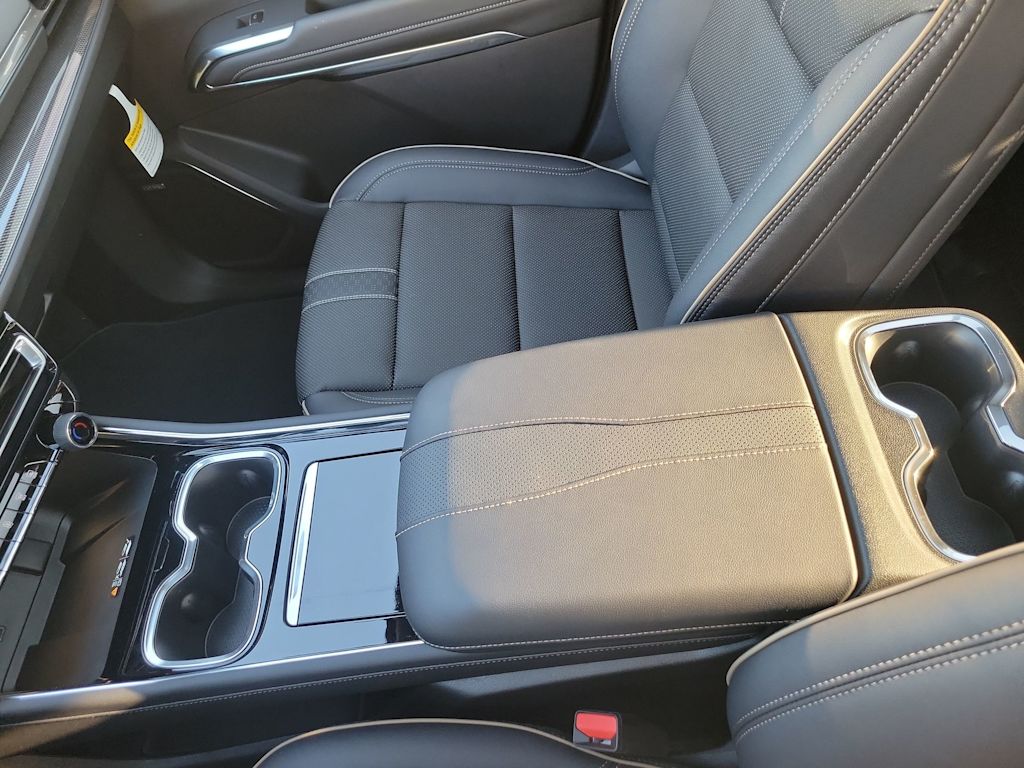 Thumbnail: 2026 Chevrolet Traverse - 16